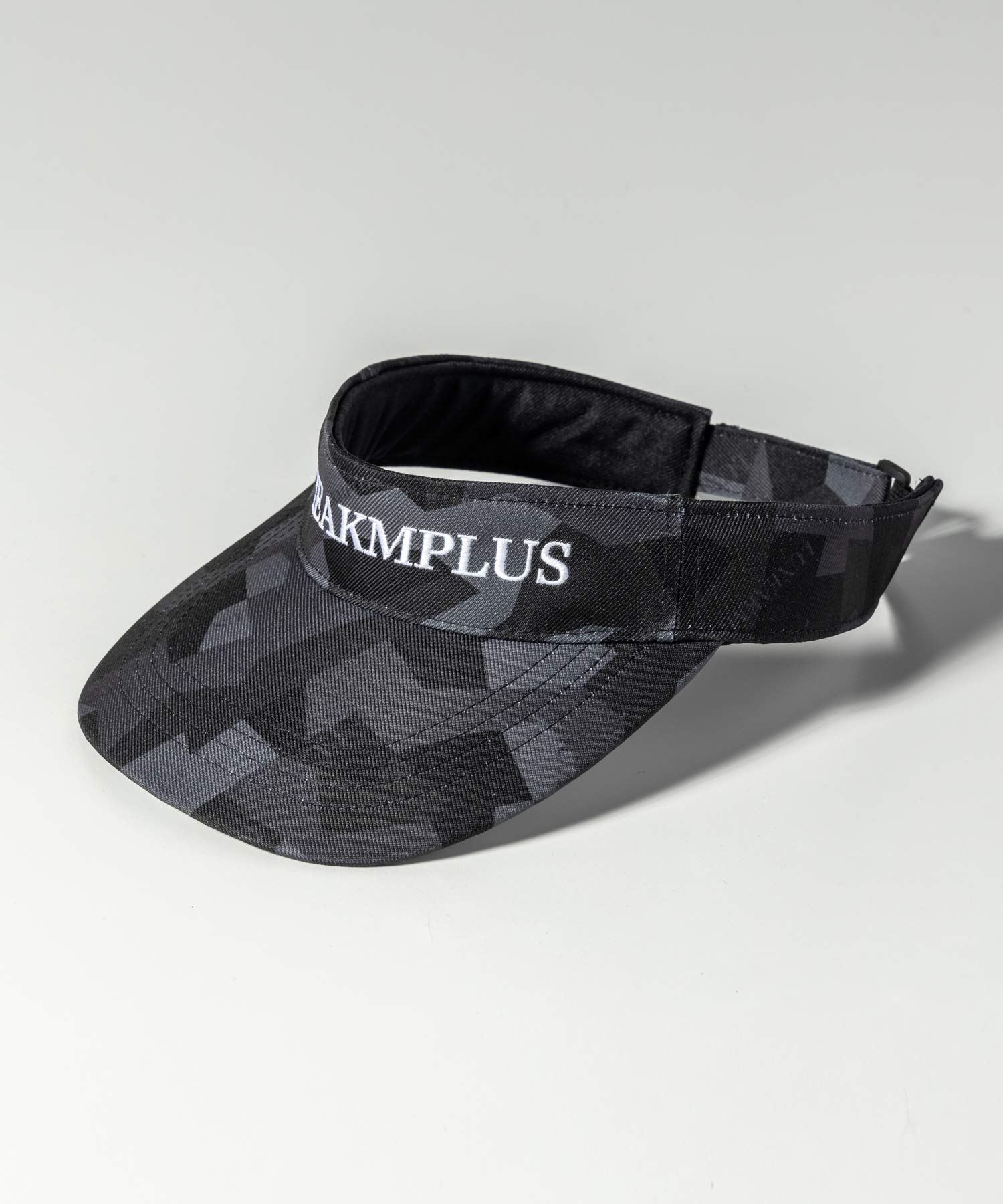 LUXEAKMPLUS(リュクスエイケイエムプラス)ゴルフ カモ柄サンバイザー