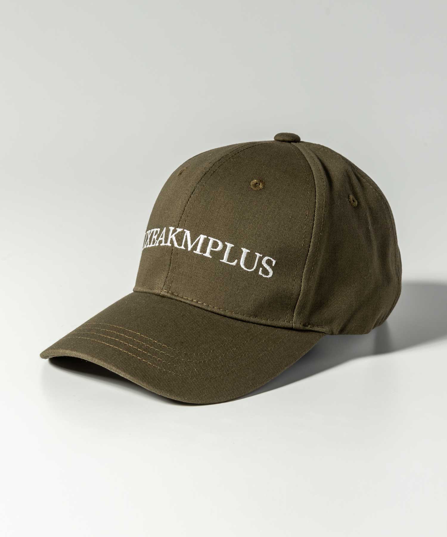 LUXEAKMPLUS(リュクスエイケイエムプラス)ゴルフ ロゴキャップ