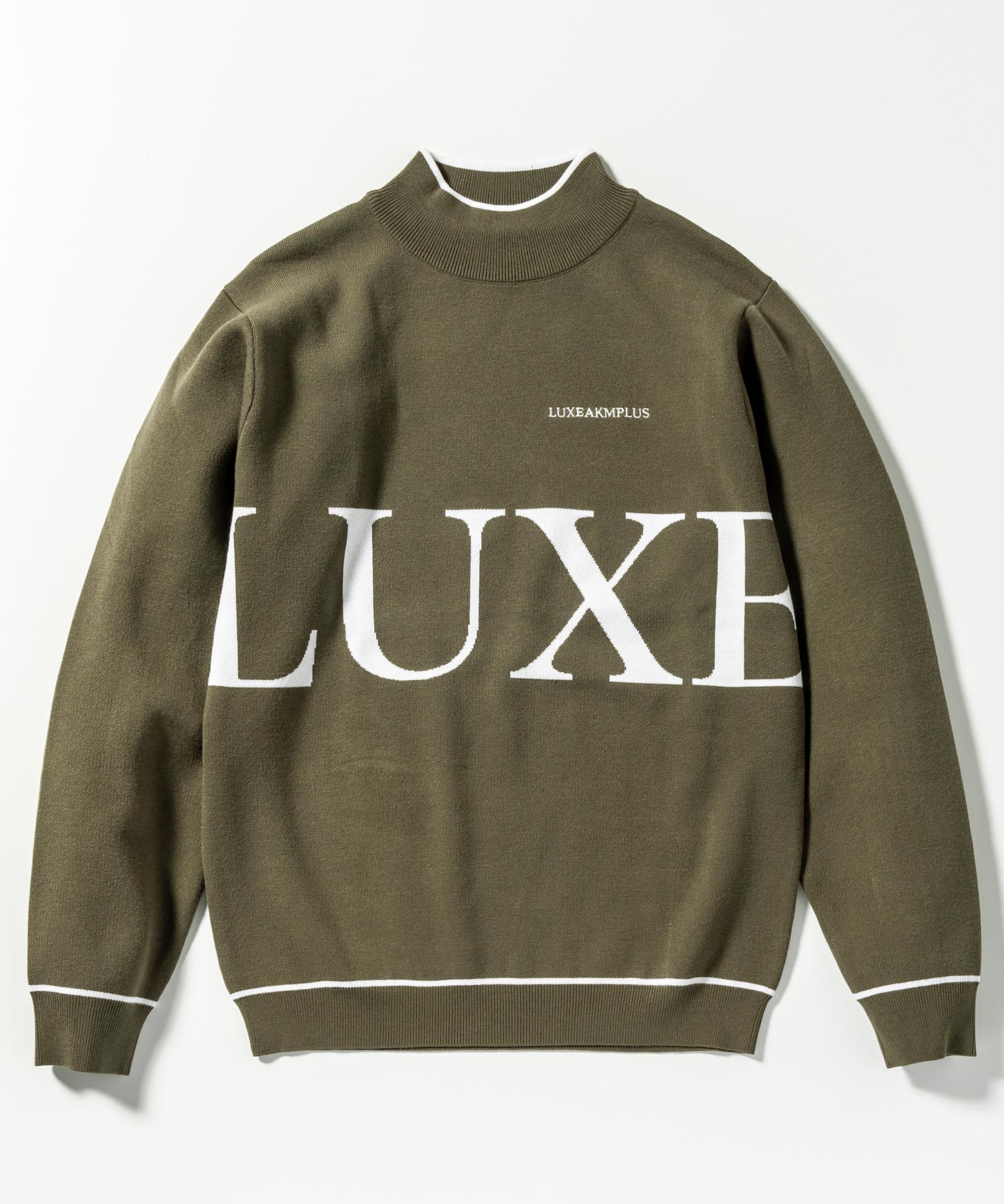 LUXEAKMPLUS(リュクスエイケイエムプラス)ゴルフ ビックロゴモックネックニット