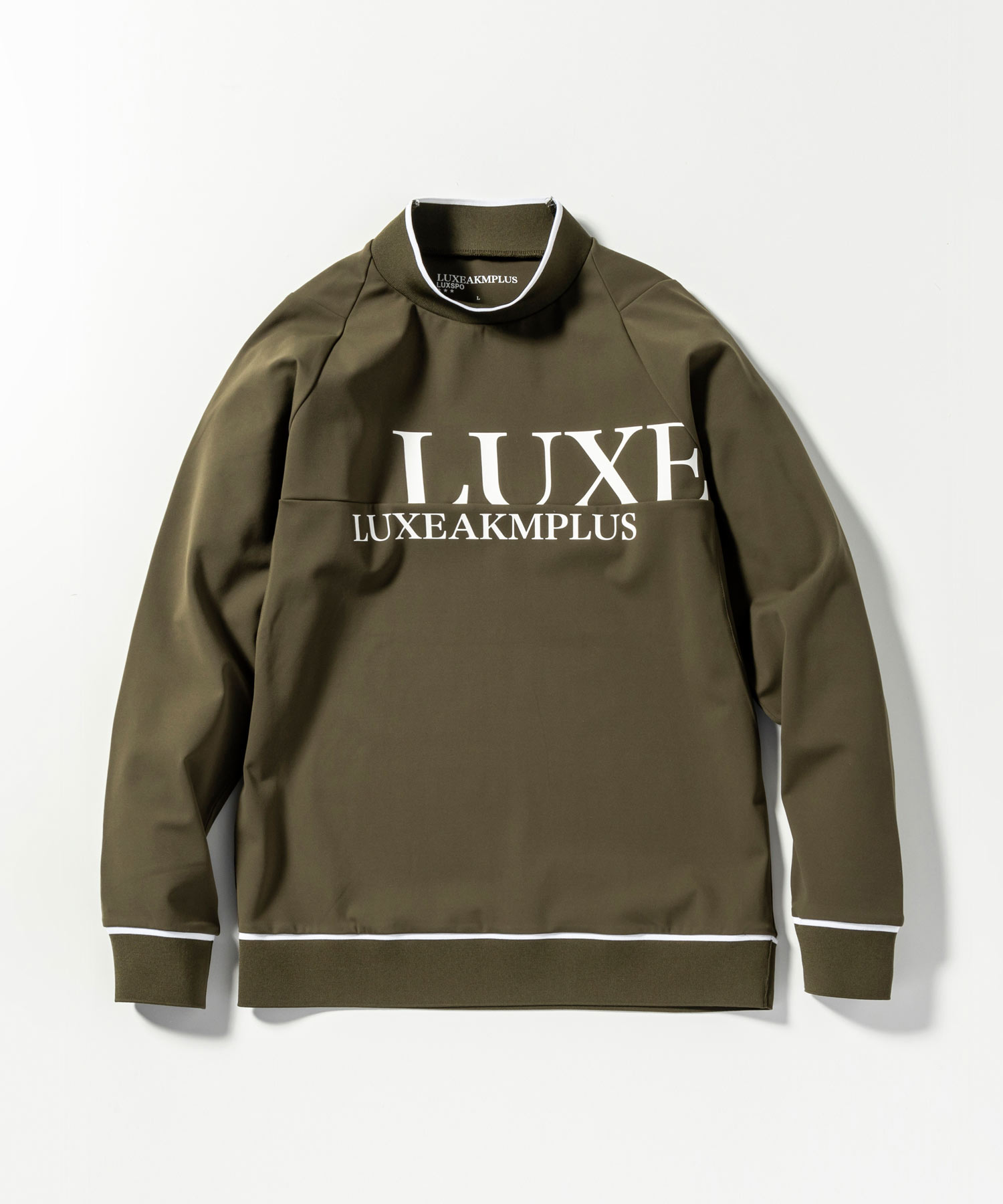 LUXEAKMPLUS(リュクスエイケイエムプラス)ゴルフ フロントロゴモックネックロングTシャツ