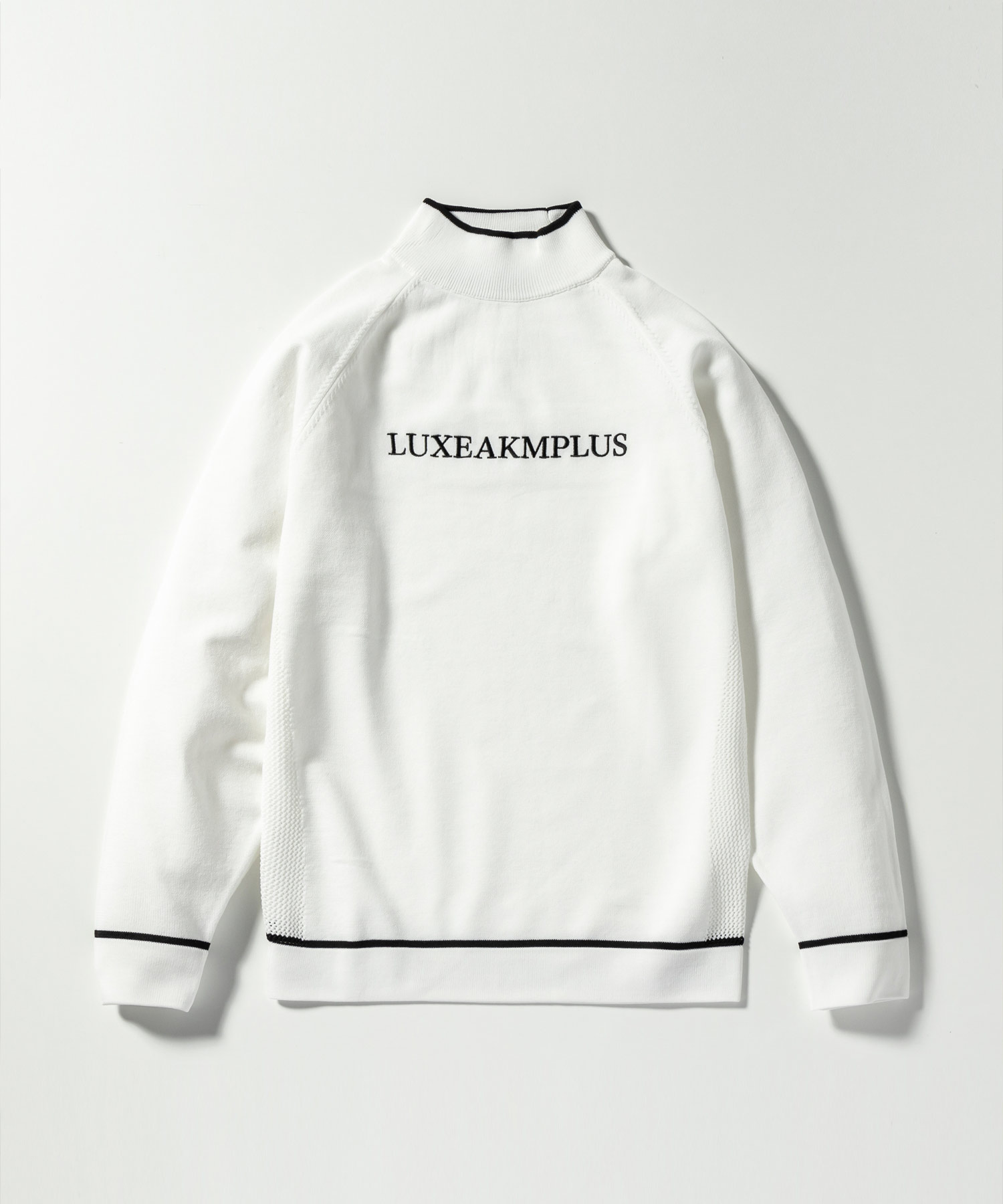 LUXEAKMPLUS(リュクスエイケイエムプラス)ゴルフ フロントロゴモックネックニット