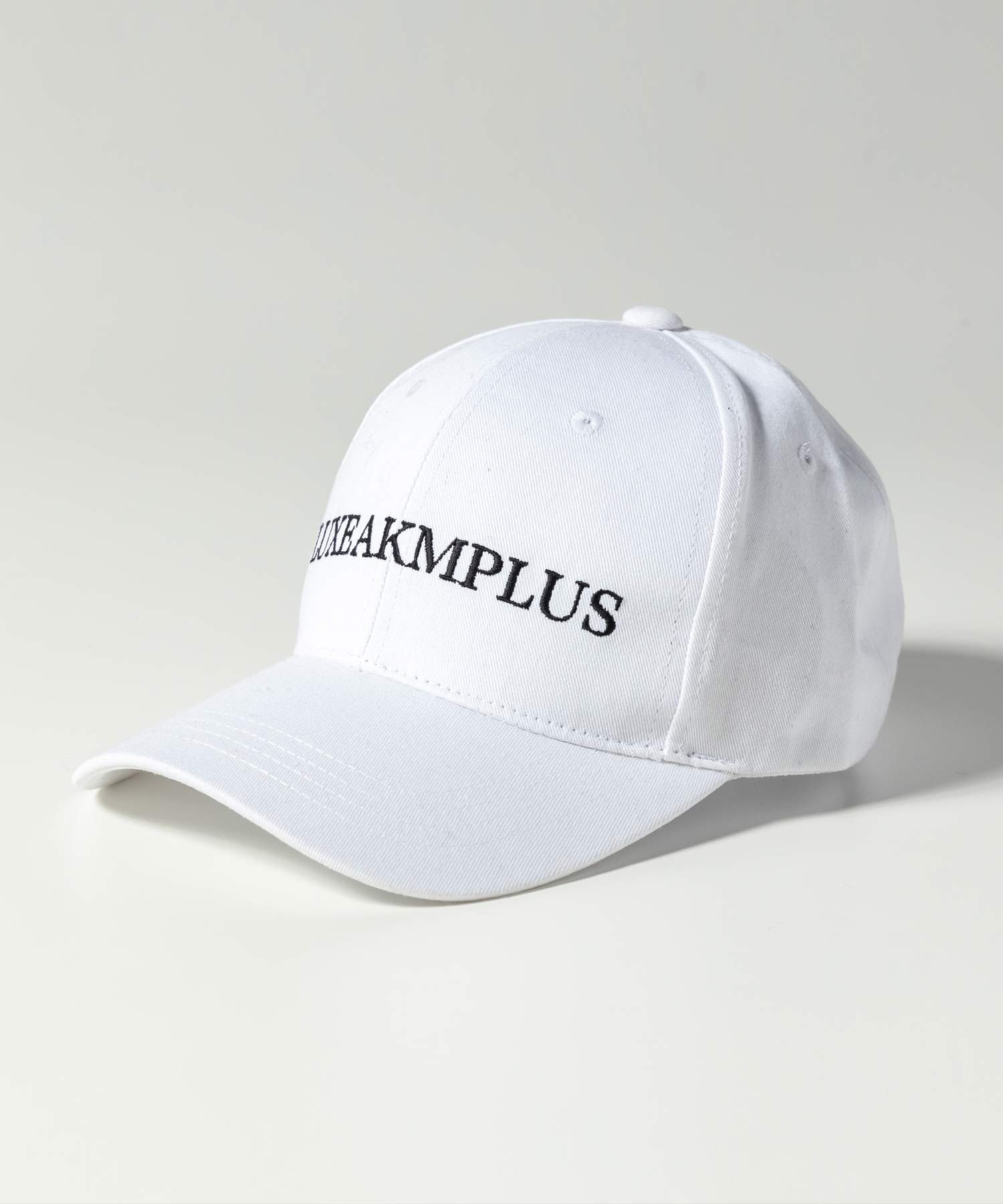 LUXEAKMPLUS(リュクスエイケイエムプラス)ゴルフ ロゴキャップ