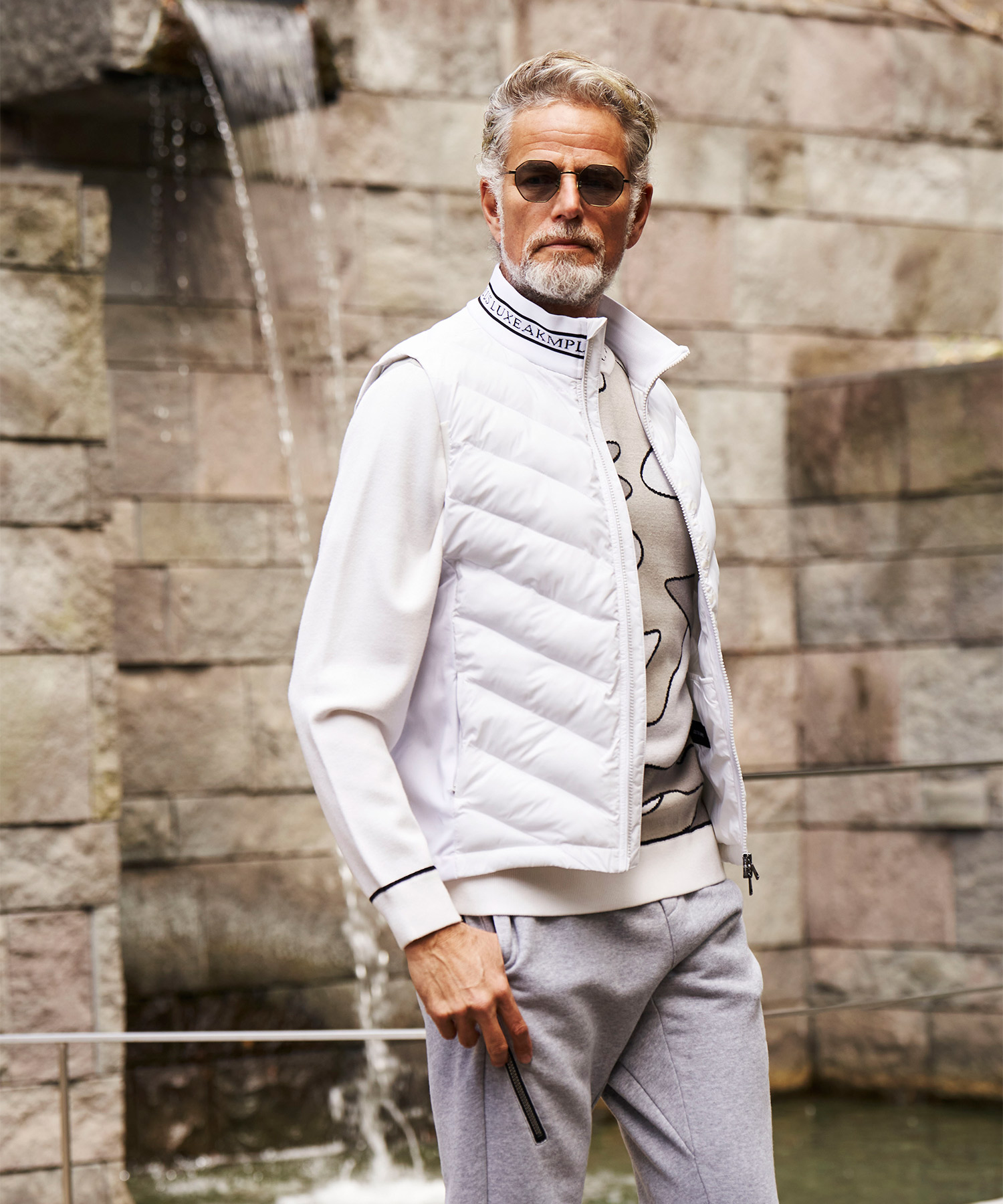 LUXEAKMPLUS 2025 AW NO.11