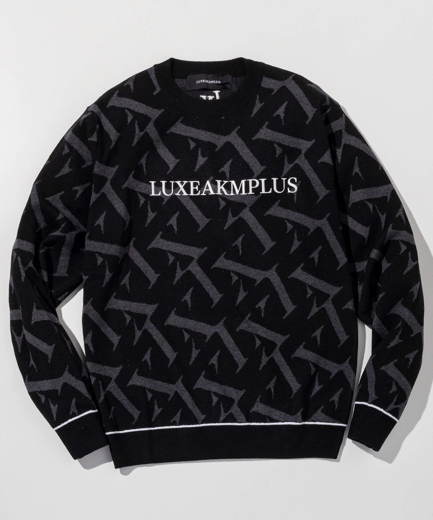 LUXEAKMPLUS(リュクスエイケイエムプラス)ゴルフ 総柄長袖ニット