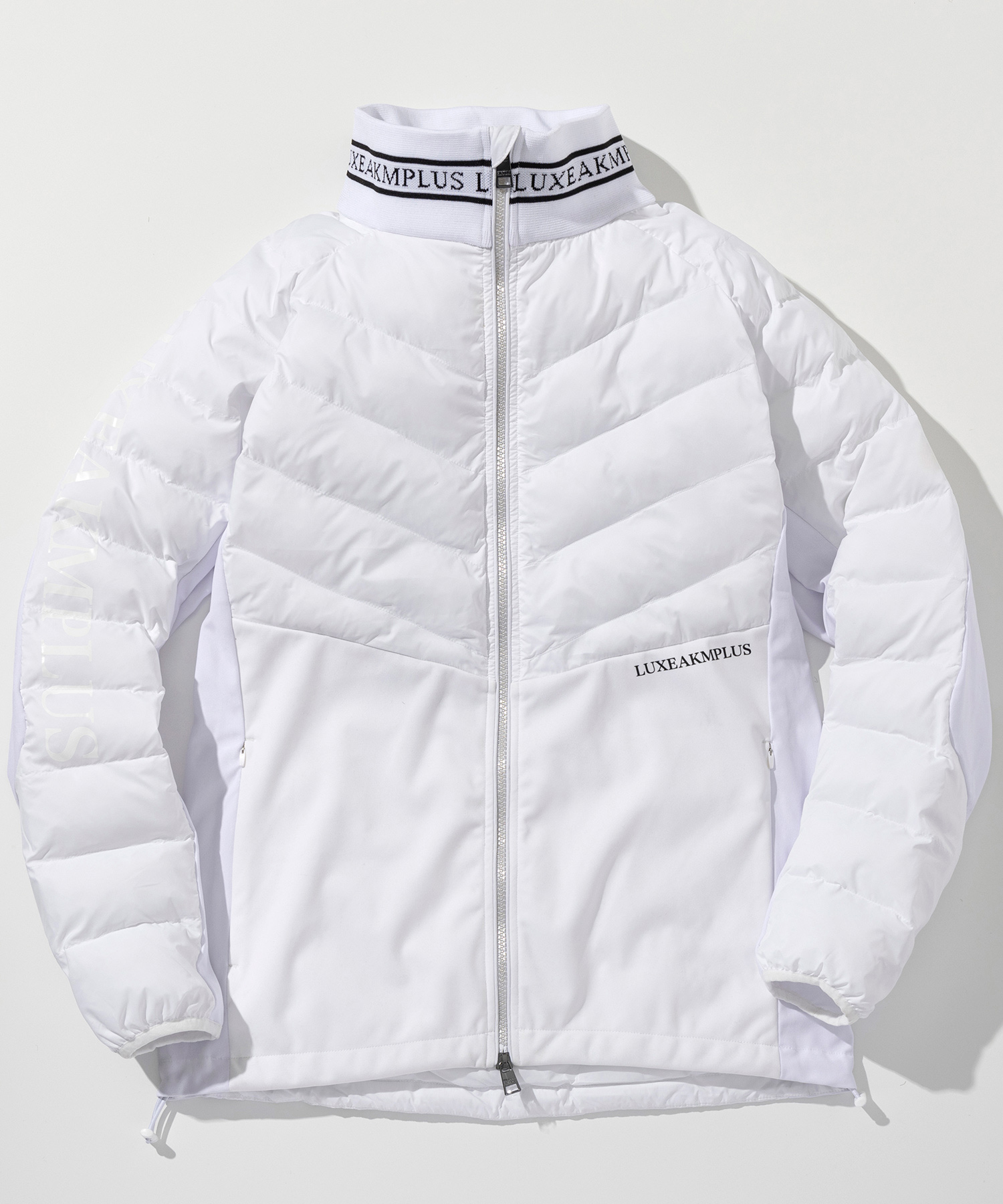 LUXEAKMPLUS(リュクスエイケイエムプラス)ゴルフ ムーブライトパデッドジャケット