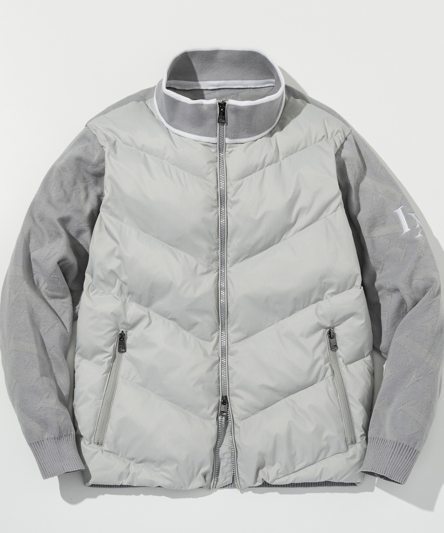 LUXEAKMPLUS(リュクスエイケイエムプラス)ゴルフ スリーブニットパデッドスタンドジャケット